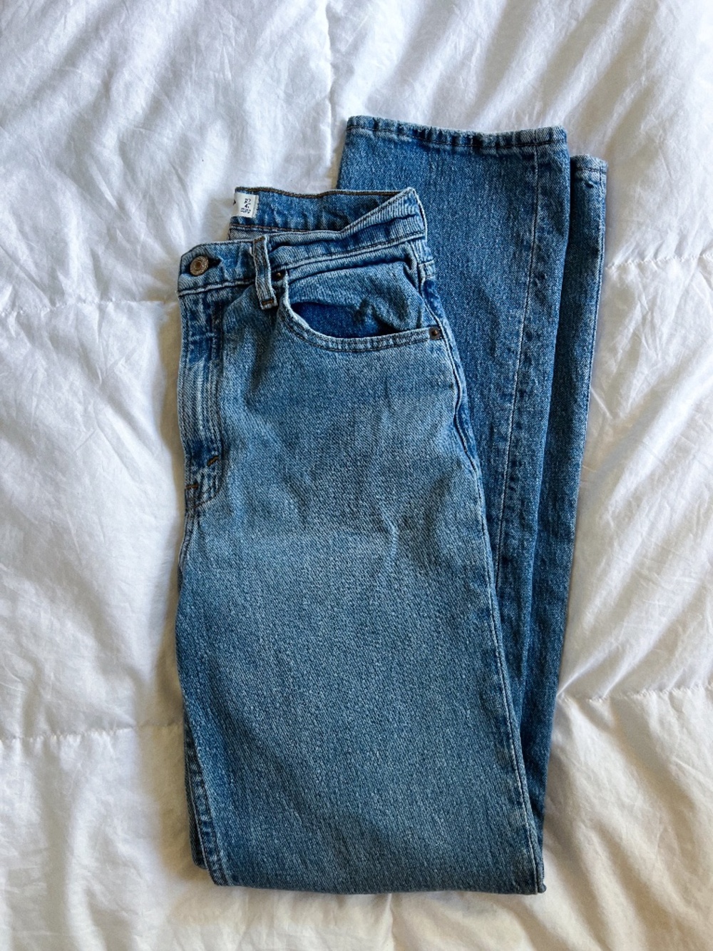 A&F Ultra High Rise 90s Straight Jean Medium Wash Size 27 Long